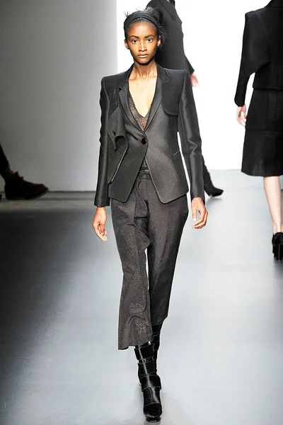 Look 10